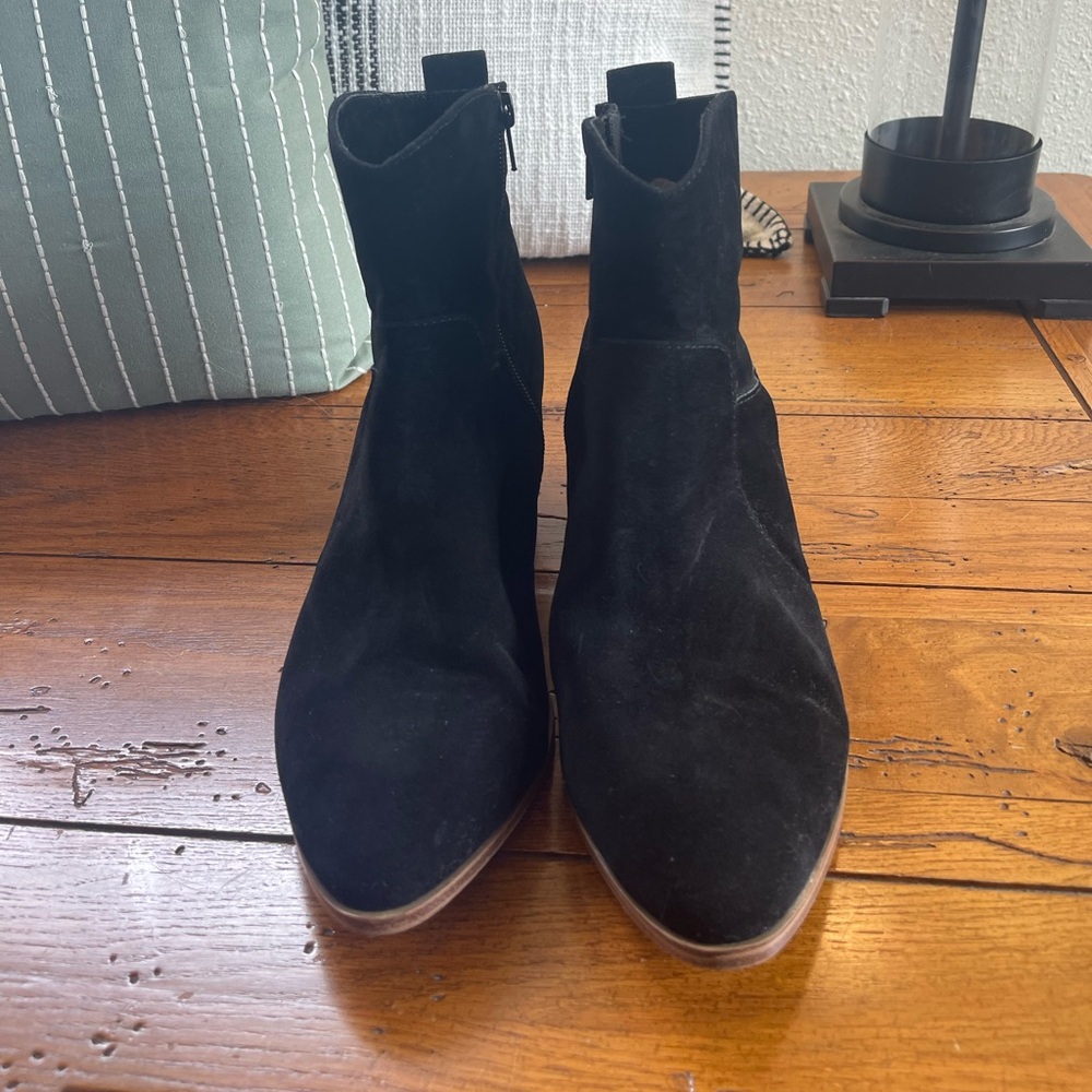 Amazon Essentials Black Ankle Booties Women’s Siz… - image 3